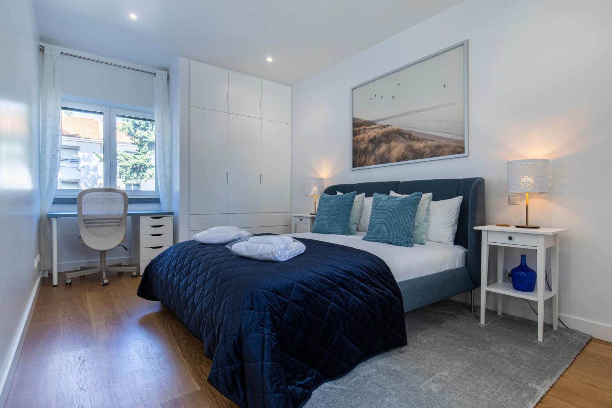 Lovely Two Bedroom Center Apartment