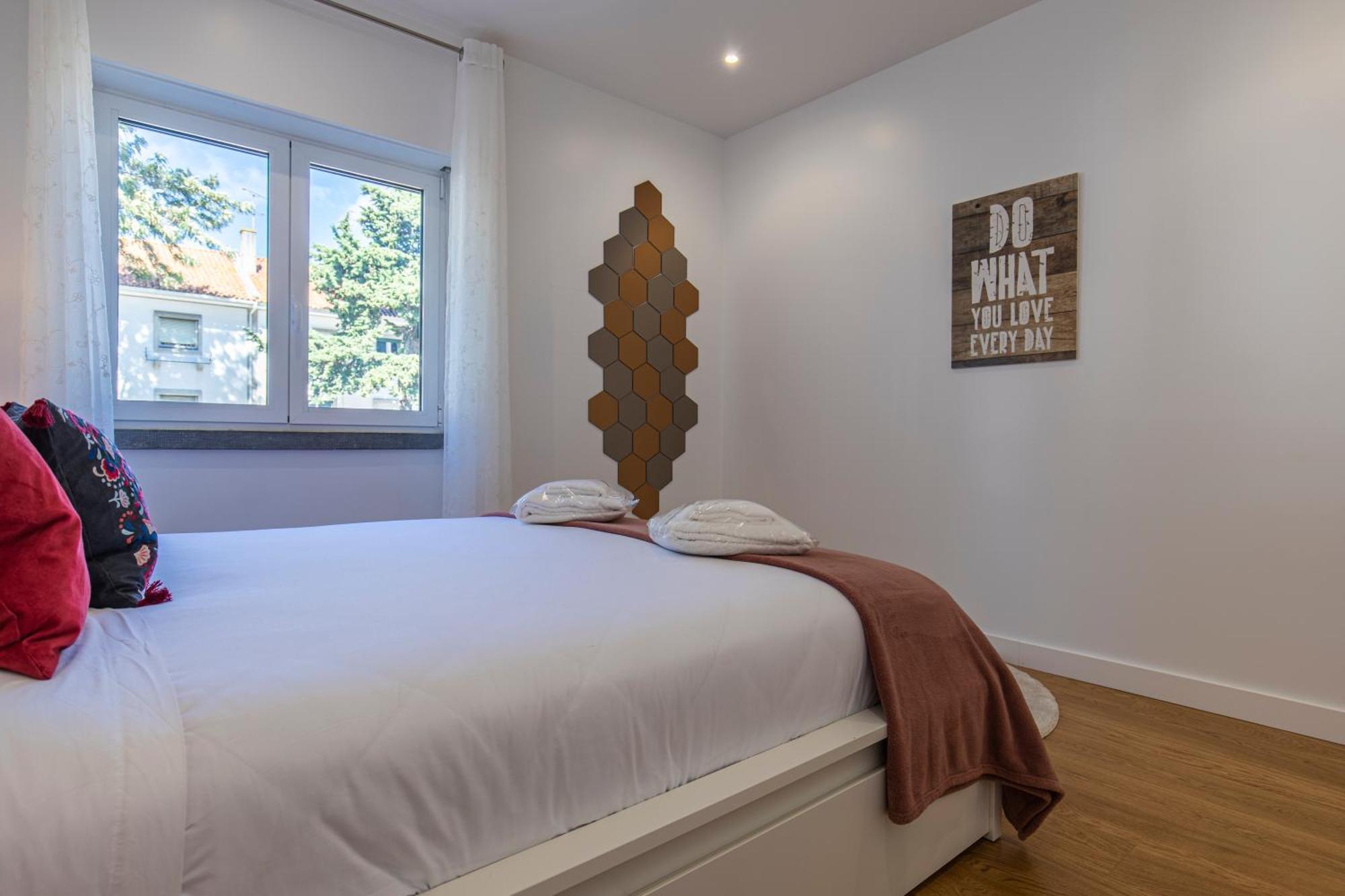 Lovely Two Bedroom Center Cascais