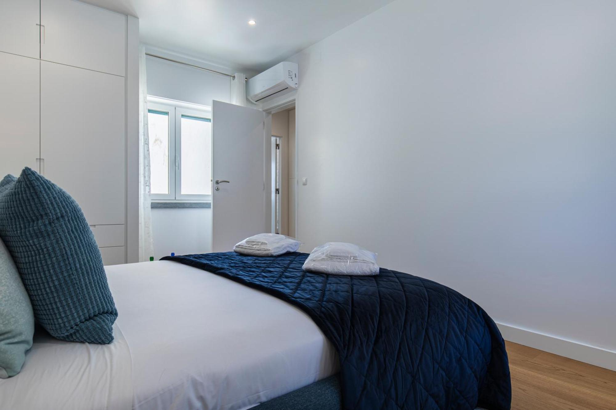 Lovely Two Bedroom Center Apartment